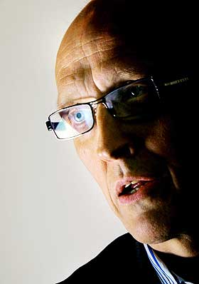 HAR IKKE SABOTERT: Advokaten til MPAA i Norge, Espen T�ndel, sier selskapene han representerer aldri har engasjert MediaDefender til � gj�re noe slikt som Pirate Bay p�st�r.