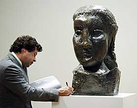ELSKERINNENS HODE: Picassos �Tete de Femme (Dora Maar)� selges i kveld p� Sotheby's.Et maleri av samme kvinne gikk for 16,2 millioner dollar - eller 88 millioner norske kroner - p� Christie's i New York i g�r kveld.