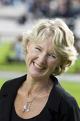 RESPEKTERER: Marianne R�iseland i TV 2 sier kanalen m� respektere annons�rer som ikke vil vise sine reklamefilmer rundt komiserien.