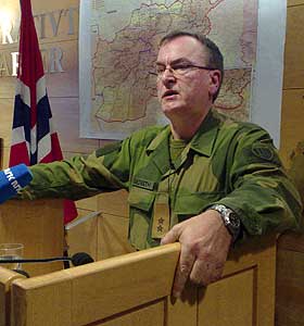 SKAL VURDERE: Nestkommanderende for Forsvarets fellesoperative hovedkvarter, generalmajor Roar Sundseth, vil n� vurdere om kj�ret�yene er sikre nok.