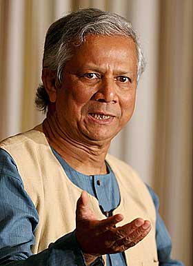 EN AV DE F�RSTE MED MIKROKREDITT: Mohammed Yunus og hans Grameen bank fikk Nobelprisen for sitt arbeid med mikrol�n til fattige i fjor.