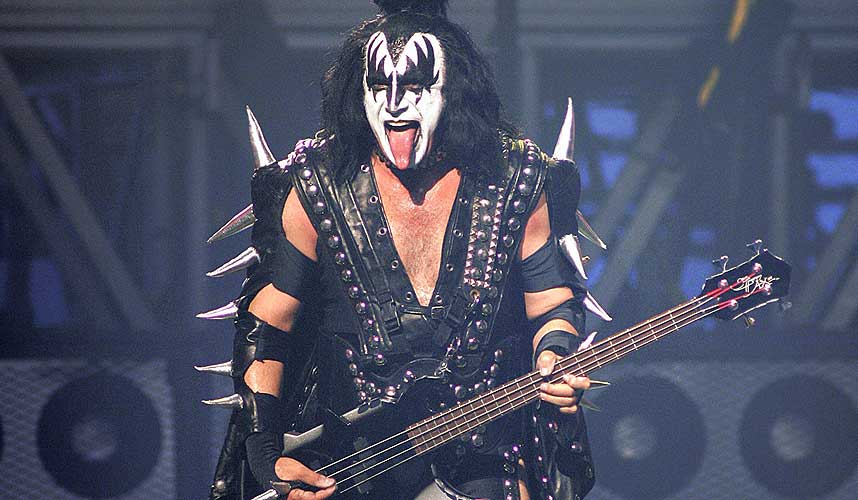 GIR IKKE UT MER MUSIKK: Gene Simmons mistet motivasjonen til � lage l�ter da ungdom begynte � laste ned gratis.