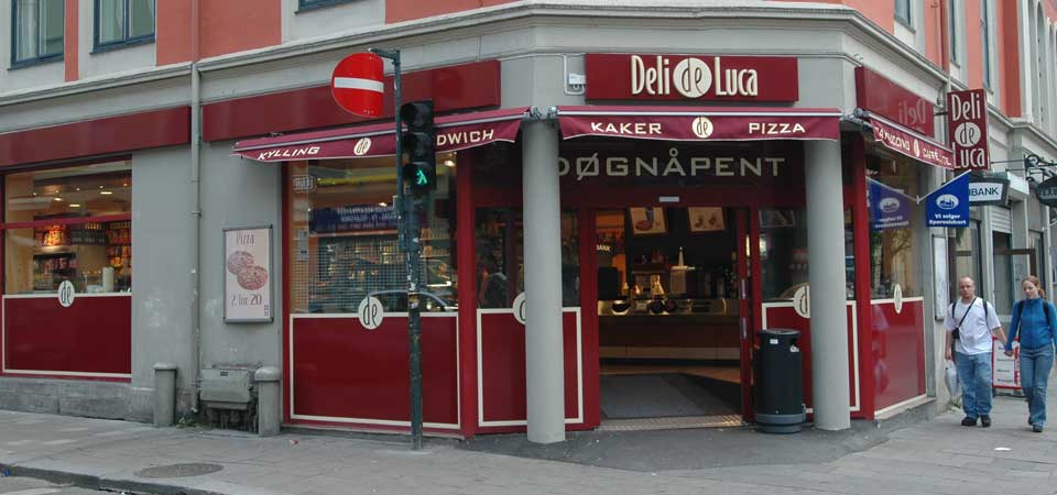 INNTAR HVERT GATEHJ�RNE: - Hvis det bare er p�lser p� 7-Eleven, Se & H�r p� Narvesen og calzoner p� Deli de Luca vi kan tilby innbyggerne og de handlende, er gatelivet snart en saga blott. Da d�r byen, skriver Erling Fossen.