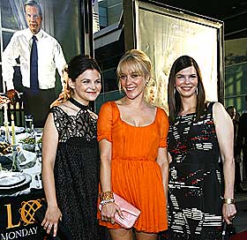 MANGE KONFLIKTER: Jeanne Tripplehorn, Ginnifer Goodwin og Chloe Sevigny spiller konene som kjemper om ektemannens gunst.