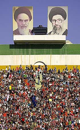 PRESTESKAPET VIL STYRE UNIVERSITETENE: Det mener Ali Tayefi, som selv ikke kan jobbe i Iran.