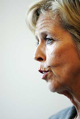 - SKUFFER: Forsvarsminister Anne-Grete Str�m-Erichsen innfrir ikke sine egne l�fter om mer fokusering p� veteranene, mener Veteranforbundet Siops, som etterlyser konkrete budsjettoverf�ringer framfor fine ord.