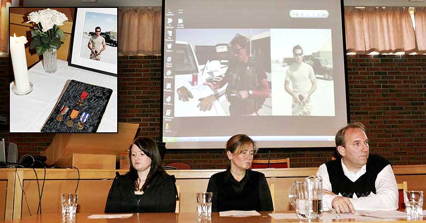 SNAKKER UT: Lilles�ster Jeanette (19), moren Lillian og faren Idar snakket ut om savnet etter drepte Kristoffer S�rli J�rgensen (22) fra r�dhuset i Stange i dag.