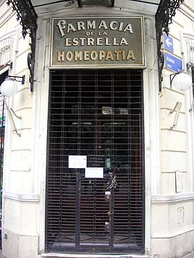 BRUKERE OVER HELE VERDEN: her fra en forretning i Buenos Aires.