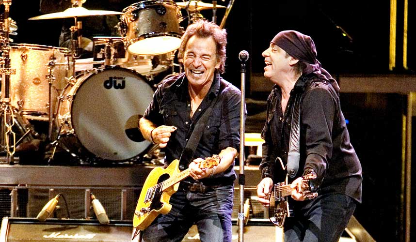 I OSLO I G�R: Bruce Springsteen, Steven Van Zandt og resten av E Street Band.