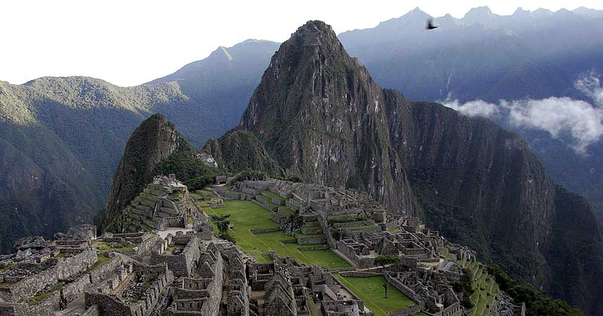 STOPP: Arild Molstad tror steder som Machu Picchu vil f� �adgang forbudt�-skilt i framtiden.