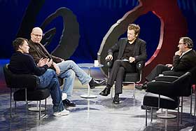FIKK KRITIKK:  Fredrik Skavlan og popul�re �F�rst & sist� fikk kritikk for et ensformig og mannstungt gjestepanel.