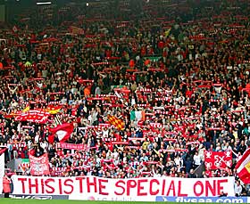 LEGENDARISK TRIBUNE: The Kop p� Anfield er legandarisk - og fryktet. Stemningen kan v�re helt topp der, men ogs� her var det bedre f�r. Derfor er organisasjonen Reclaim the Kop stiftet, for � pr�ve � gj�re noe med dette.