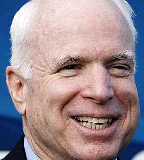 VINNER: John McCain vant overraskende p� republikansk side.