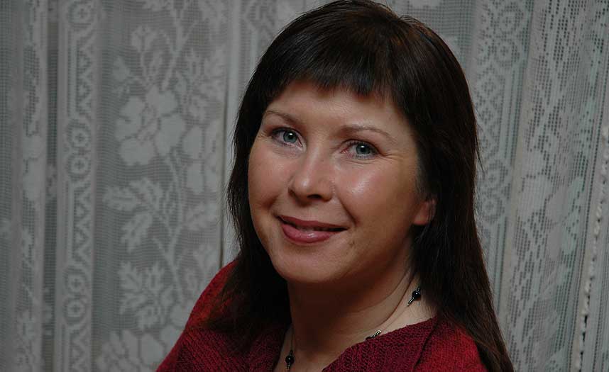 ET BEDRE LIV:Karin Bj�rset Persen (40) skrev bok om sin egen mobbesak. - � bli utsatt for mobbing medf�rer gjerne b�de skyld-og skamf�lelse, skriver hun.