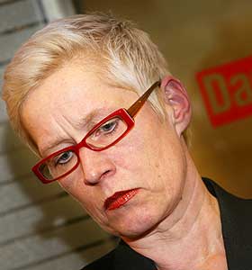 STOR SORG: - Vi f�ler stor sorg og avmakt i kveld, sier Anne Aasheim, Dagbladets ansvarlige redakt�r.