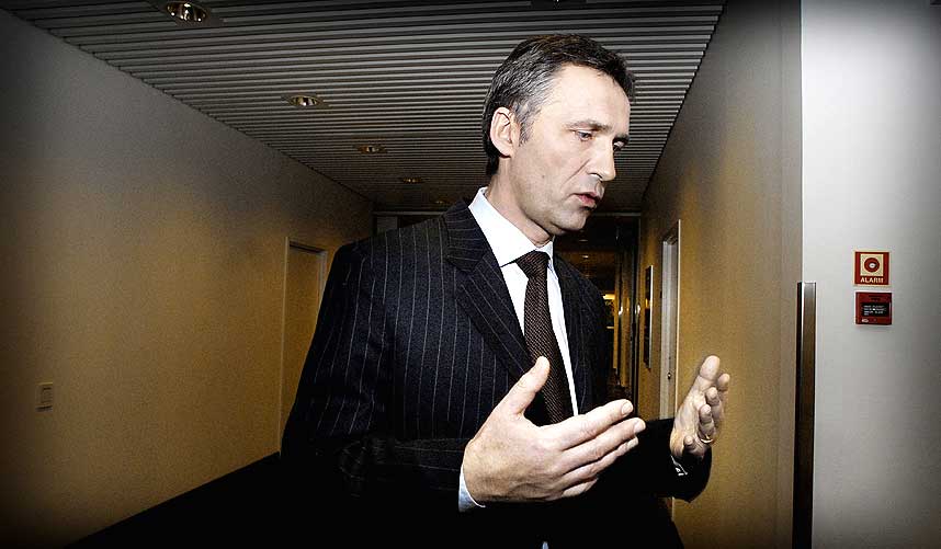 ENGASJERT: Carsten Thomassen var et engasjert, kunnskapsrikt menneske som var opptatt av de viktige sakene i v�r tid. Samtidig var han livsglad mann som det var hyggelig � samarbeide med, sier statsminister Jens Stoltenberg.