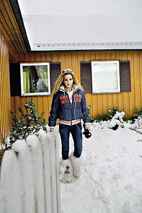 EN ADVARSEL: - Jeg mener alkohol kan v�re like farlig som dop. Og foreldre som drikker mye sammen med barna sine, b�r tenke seg om, sier Alexia Bohwim.