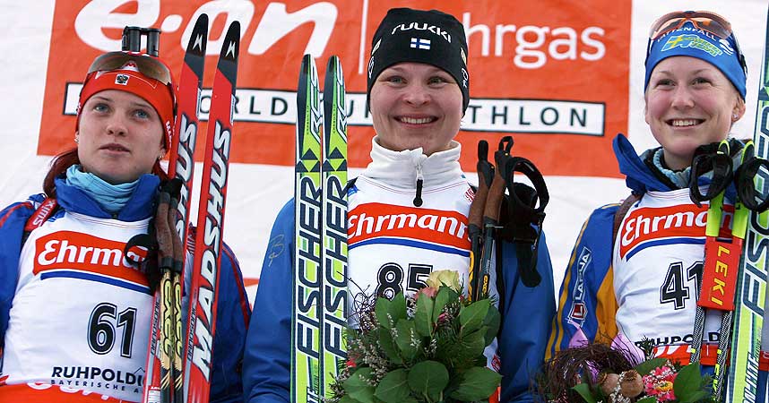 VANT ETTER POSITIV PR�VE: Det er i dag to uker siden Kaisa Varis vant sitt f�rste skiskytterrenn. Her st�r hun p� toppen av pallen i Ruhpolding. Uka f�r hadde hun avlagt positiv dopingpr�ve i Oberhof.