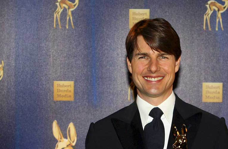 CRUISEKONTROLL: Bakgrunnen for striden er en video hvor Tom Cruise redegjør for sitt syn på scientologi. Her er han avfotografert under 59th Bambi Media Awards.