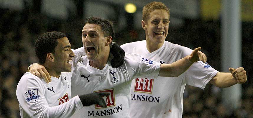 DRIKK MINDRE - VINN MER: Det er budskapet fra Tottenham-trenerne til spillere som Aaron Lennon (f.v.), Robbie Keane og Michael Dawson.