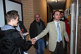GRATULERER? Bulgarske Veselin Topalov i det sjener�se hj�rnet.