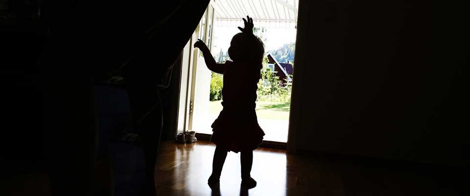 �- Jeg tror nok mye av �rsaken til at barnevernet ikke har f�tt gjort noe, er at min mor ikke har samarbeidet. Men det er jo egentlig ingen god nok grunn, synes jeg da. Det blir veldig feil at barn skal lide fordi foreldre ikke samarbeider. For det heter faktisk barnevernet og ikke foreldrevernet.� Maria E., l�vetannbarn.