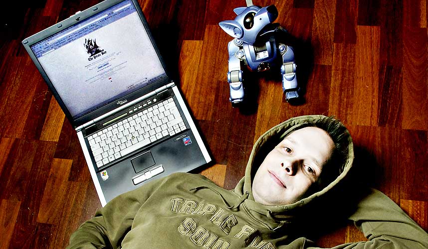 TAR DET ROLIG: Norske Peter Sunde - en av bakmennene til The Pirate Bay mener det ikke finnes lovgrunnlag for tiltalen.