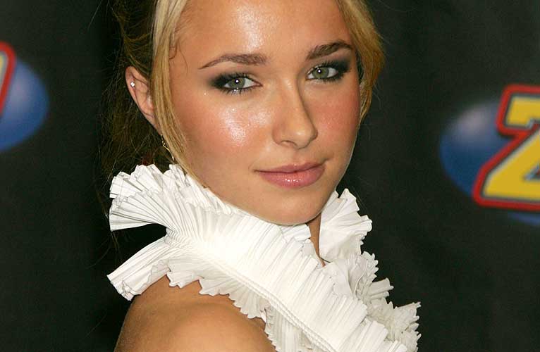 MOT HVALFANGST: Men Hayden Panettiere (18) viser liten interesse for norske myndigheters argumenter for � fange hval.