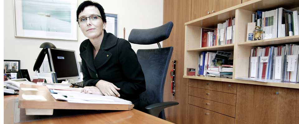 OVERV�KING P� NETTET: - Vi m� bevisstgjere allmenta. Vi h�yrer ofte folk seie dei ikkje er urolege over registrering og overvaking s� lenge dei har reint mj�l i posen. Dei legg villig ope ut privat informasjon p� Facebook og andre nettsamfunn. Dei gl�ymer at det vert samla, registrert og handsama informasjon om oss s� mange stader at det neppe er nokon som har full oversikt, skriver fornyings- og administrasjonsminister Heidi Grande R�ys.