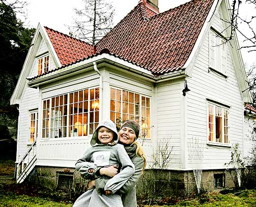 Pippi-hus: Litt som Villa Villekulla, mener Linda og dattera Ylva. Glassverandaen brukes mye om v�ren og h�sten.