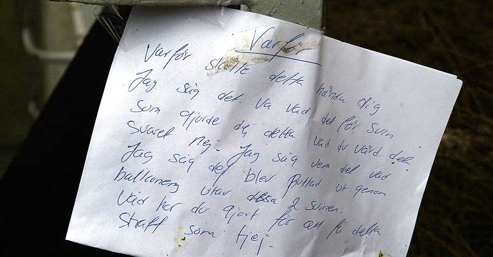 BREV: Dette brevet ble funnet utenfor huset der en 16 �r gammel jente ble dyttet i d�den i Malm� s�ndag. Brevskriveren er ukjent, men kan v�re et viktig vitne.