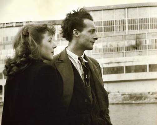 NYFORELSKET: Andr� og Dorine Gorz, avbildet i Frankrike i 1947, to �r f�r de giftet seg. Det var dette �ret de m�ttes. De holdt sammen til de d�de, 83 og 84 �r gamle.
