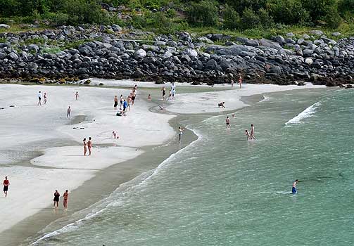 BADEFERIE: Lofoten har hundrevis av strender.