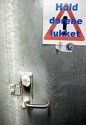 KALDT NOK: Selv om fryseanlegget skulle svikte, s�rger permafrosten p� Svalbard for at fr�ene vil holde seg i hundrevis av �r.