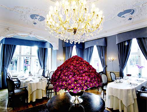 STATHOLDERGAARDEN: Restauranten i Oslo sentrum f�r toppkarakter av avisenes restaurantanmeldere.