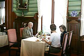 FIKK D�RLIG OMTALE I DAGBLADET: Holmenkollen restaurant ble kalt en overpriset turistfelle.