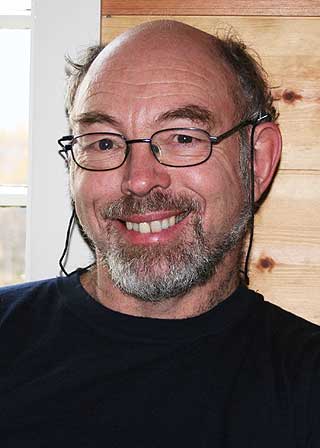 UENIG MED KOLLEGAEN: Henry Tendenes, profilert Egersund-lensmann og mange�rig H�yre-politiker, tar avstand fra Sk�lands utspill. Han er selv svigerfar til Siv June, som vokste opp med to m�dre.