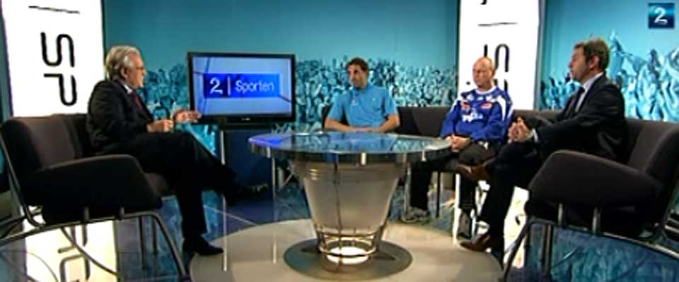 H�Y TEMPERATUR: Martin Andresen fikk dype rynker i panna da han f�lte Bengt Eriksen sammenlignet hans takling p� Erlend Holm med Martin Taylors skrekktakling p� Eduardo. VIF-kapteinen fors�kte � holde maska, men greide etter hvert ikke � skjule irritasjonen.