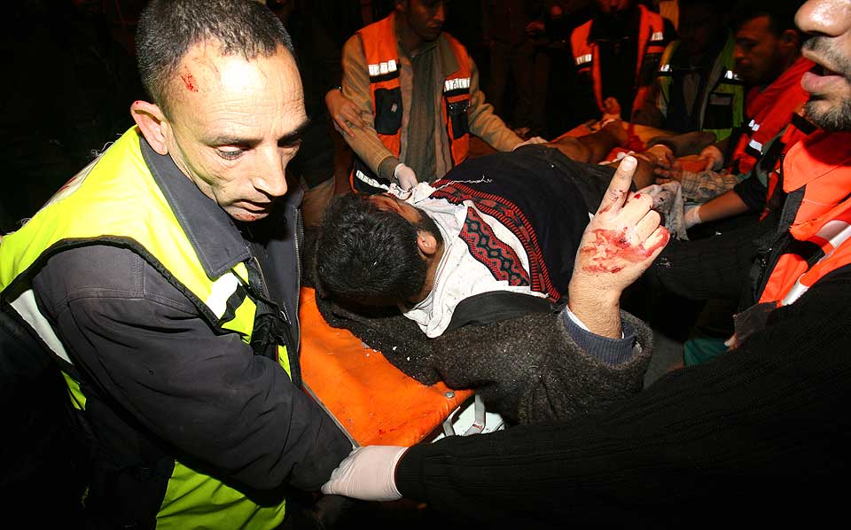 BLODIG: 18 er drept og over 40 skadd etter at israelske styrker i dag morges slo tilbake mot rakettregnet palestinske militante har st�tt bak de siste dagene.