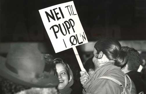 TOPPL�SSERVERING:  Nei til toppl�sservering var en av kampsakene 8. mars 1993.