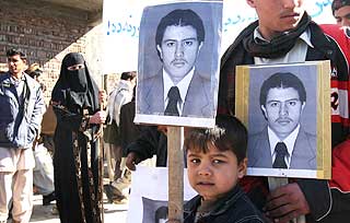 STORE PROTESTER: Mange afghanere har engasjert seg i Sayeds sak.