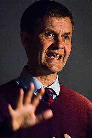 ANTI-PLASTPOSER: Milj�vernminister Erik Solheim vil forby plastposer i Norge.