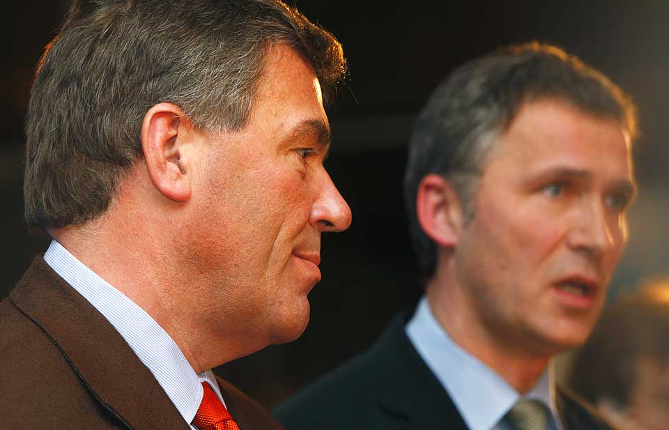 KRANGLER IGJEN:  Sist Stein Erik Hagen og Jens Stoltenberg var uenige endte det i en direktesendt debatt under NHOs �rskonferanse.