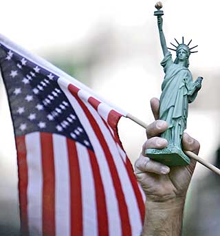 TILBAKE: Etter angrepet i New York 2001 opplevde turismen til USA et kraftig fall. N� er antall norske turister tilbake til 2000-niv�, og mer til.