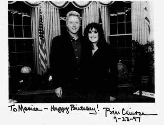 - TIL MONICA: Gratulasjonskort til Lewinsky p� bursdagen i 1997 fra president Bill Clinton.