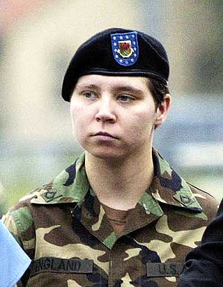D�MT: Lynndie England ble d�mt til tre �rs fengsel.