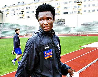 HOVEDPERSON: Kontraktene det strides om handler om fotballtalentet John Obi Mikel.