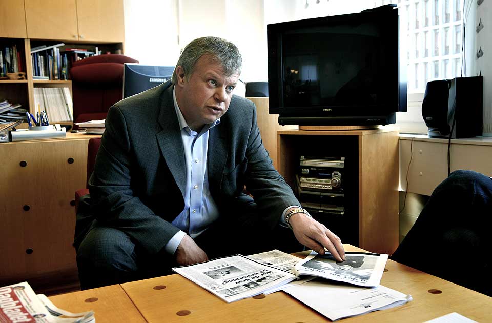 BER�RT: Arbeids- og inkluderingsminister Bjarne H�kon Hanssen sier at skjebnen til de etterlatte etter britiske nordsj�dykkere har ber�rt ham.