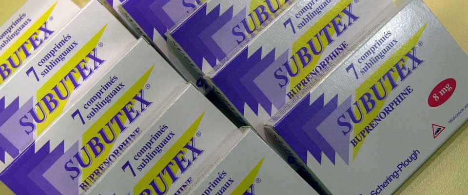 UVERDIG I NORGE: - Det offentlige behandlingsapparatet har bruker 150 millioner kroner i �ret p� tvungne urinpr�ver bare i metadon/Subutex - programmet: Legemiddelassistert rehabilitering (LAR). Pasientene m� urinere under overv�king med innsyn fra ensrettede speil. Er det bedre enn scientologenes Narconon, sp�r lederen i foreningen for human narkotikapolitikk.