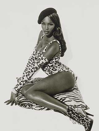 LEOPARD-DRAKT: Bildet av supermodellen Naomi Campbell er tatt i 1991. Prisantydning: 15 000 til 20 000 dollar.